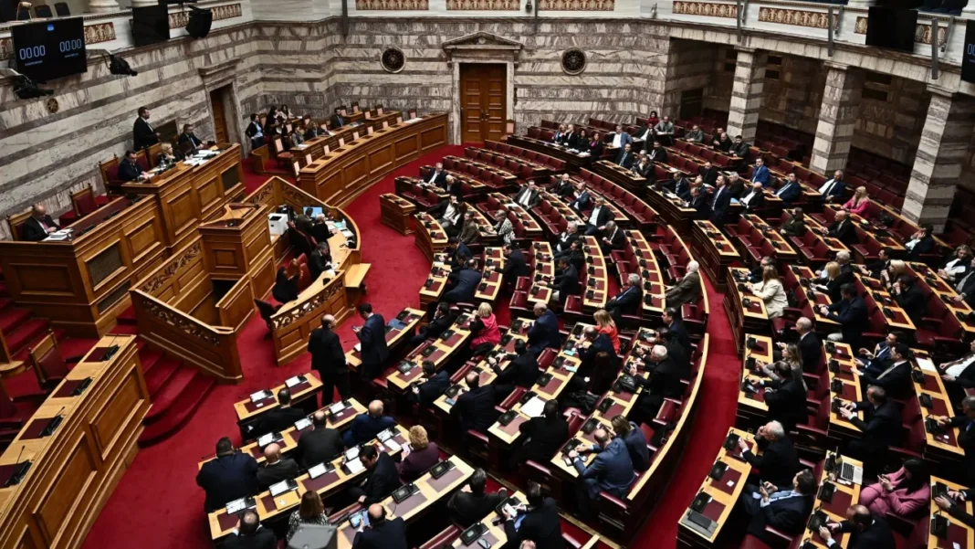 Επίσημα εκτός Βουλής οι τρεις βουλευτές των «Σπαρτιατών» – Διαλύθηκε η κοινοβουλευτική ομάδα