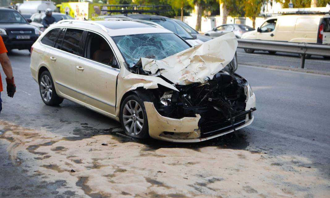 Ελεύθερος με περιοριστικούς όρους ο 23χρονος οδηγός ταξί για το δυστύχημα με θύμα την εργαζόμενη στην καθαριότητα