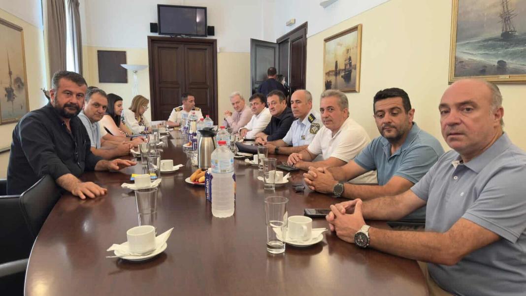 Στη σύσκεψη για το μεταναστευτικό οι αντιδήμαρχοι Βιάννου Χαράλαμπος Κονδυλάκης και Θεόδωρος Καρτσάκης