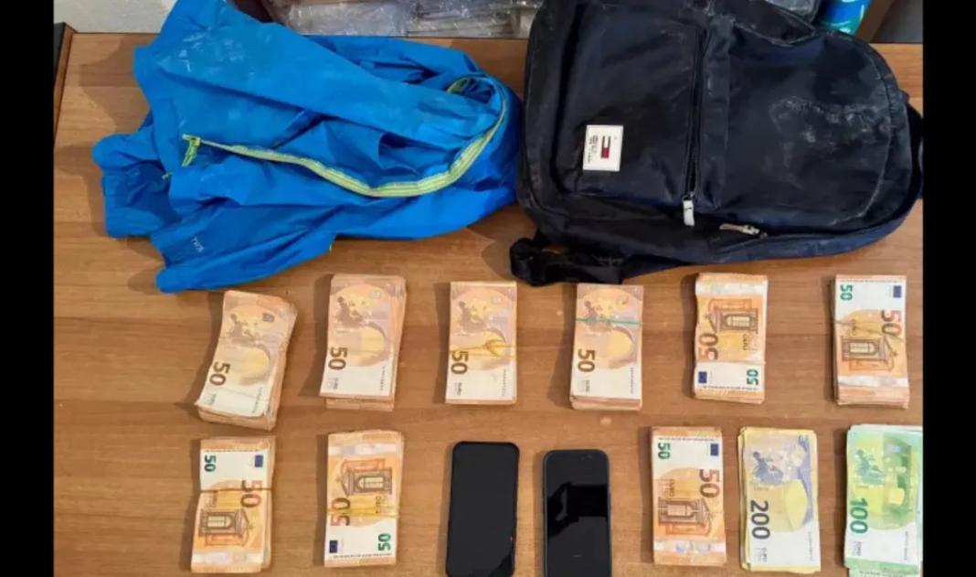 Κινηματογραφική διάρρηξη χρηματοκιβωτίου σε σπίτι