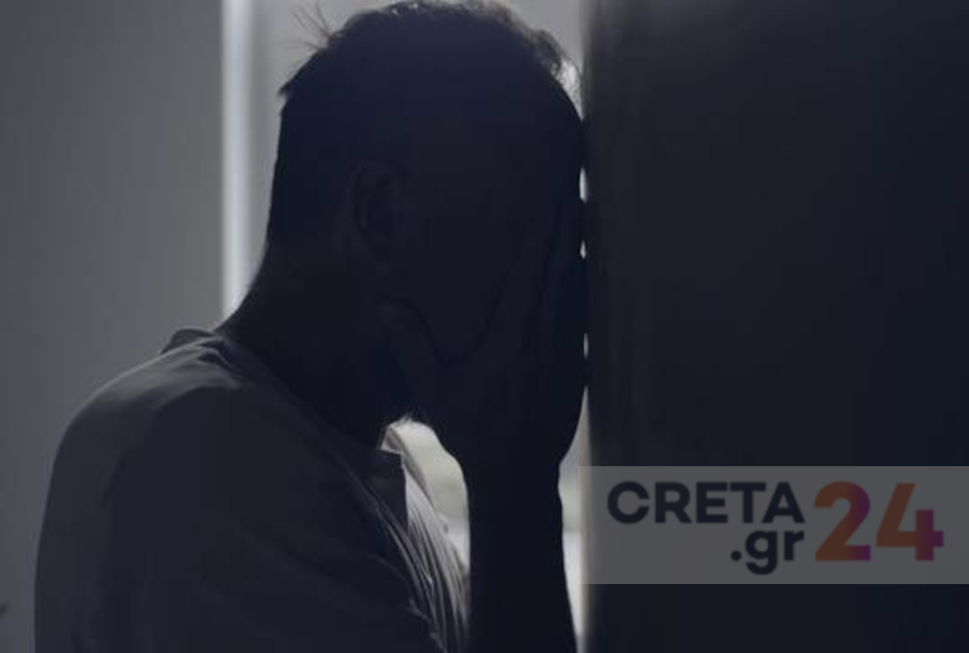 Ηράκλειο: Κατήγγειλε δύο φορές μέσα σε δύο μέρες τον σύντροφό του – Τον έπιασε από το λαιμό