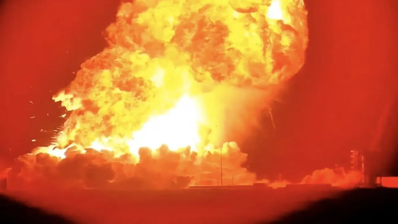 Πύραυλος Starship της Space X εξερράγη θεαματικά κατά τη διάρκεια δοκιμής στο Τέξας