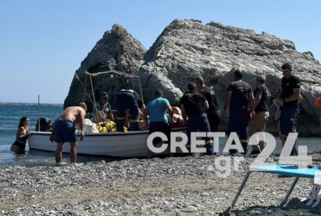 Ηράκλειο: Με καΐκι η διάσωση λουόμενου από γνωστή αλλά απόκρημνη παραλία