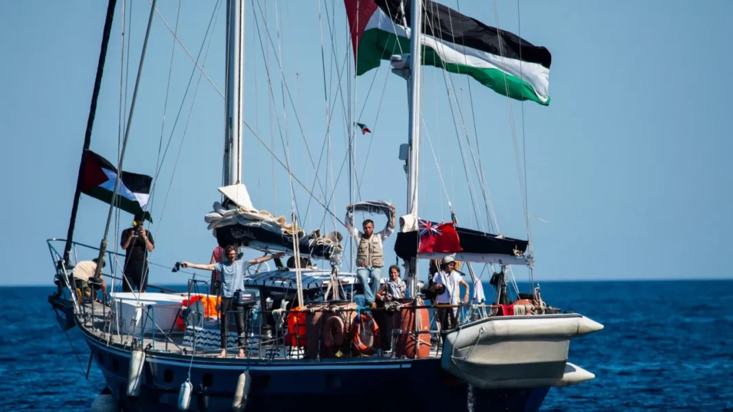 «Μπλόκο» στην επικοινωνία του σκάφους «Madleen» – Επίθεση φοβάται το πλήρωμα πριν φτάσει στη Γάζα