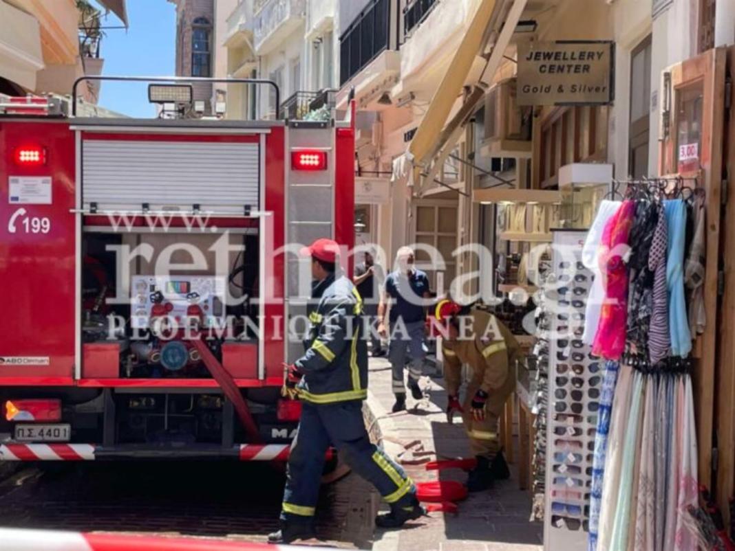 Φωτιά σε εστιατόριο στην «καρδιά» του Ρεθύμνου – Εικόνες