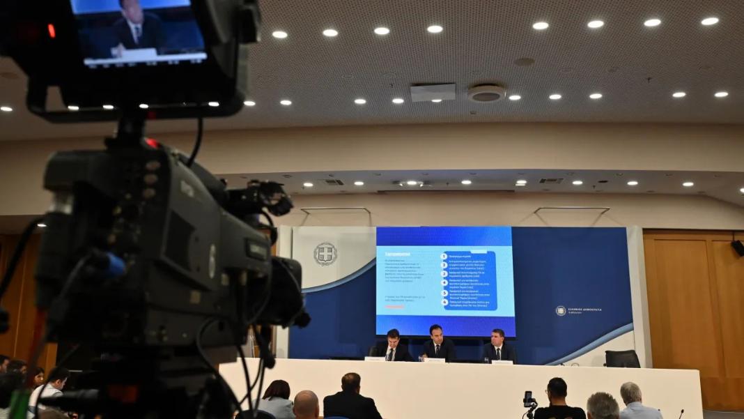 Προσωπικός αριθμός: Όλα όσα πρέπει να γνωρίζουμε μέσα από 34 ερωτήσεις – απαντήσεις