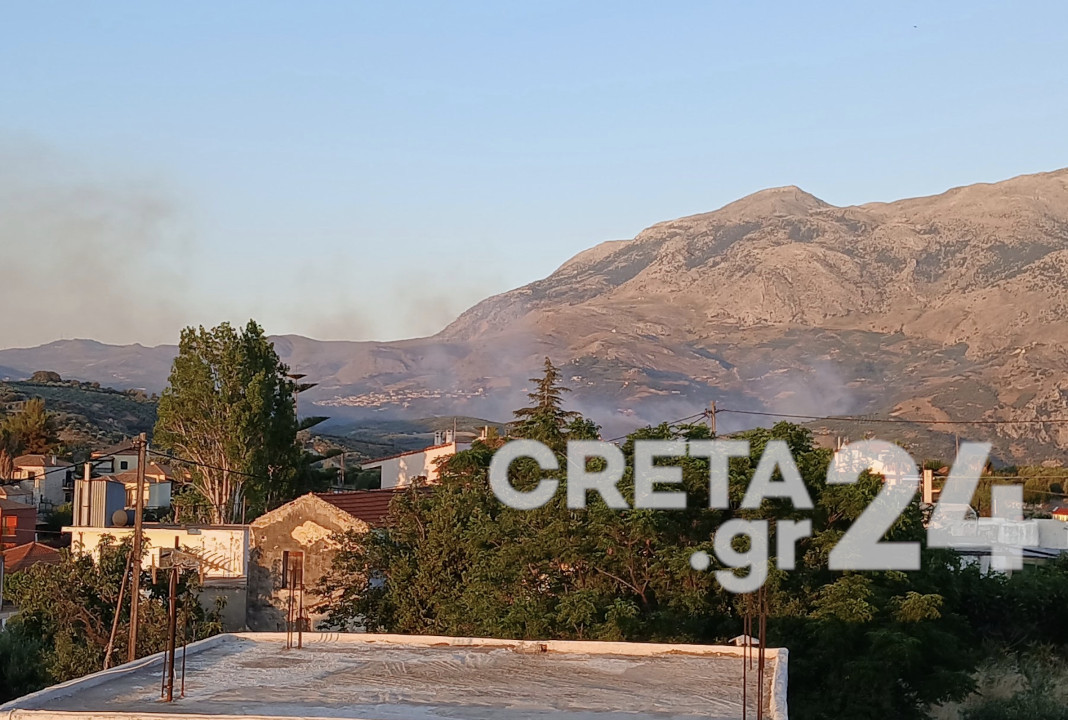 Πυρκαγιά στις Κάτω Ασίτες – Σηκώθηκαν ελικόπτερα, ήχησε το 112