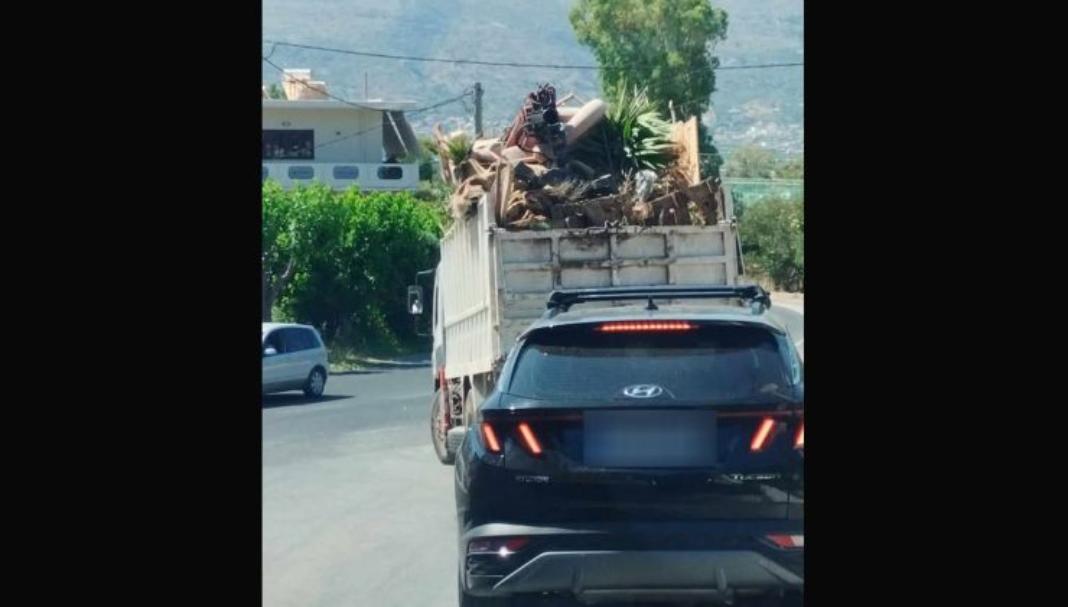 Κρήτη: Επικίνδυνη μεταφορά μπάζων από φορτηγό – Υλικά έπεφταν στον δρόμο, καταγγέλλει πολίτης (βίντεο)