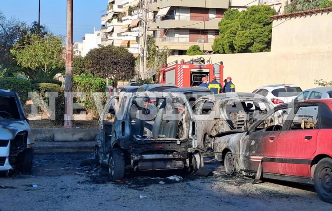 Κάηκαν πέντε αυτοκίνητα – Βίντεο και φωτογραφίες από το σημείο