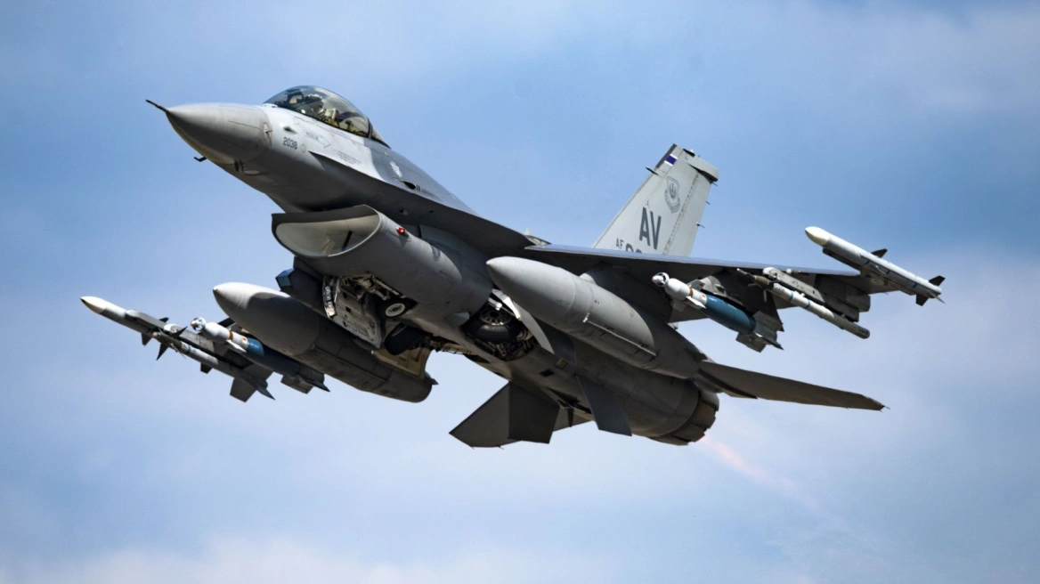 Ουκρανικό F-16 συνετρίβη την ώρα που αναχαίτιζε ρωσικούς πυραύλους – Νεκρός ο πιλότος