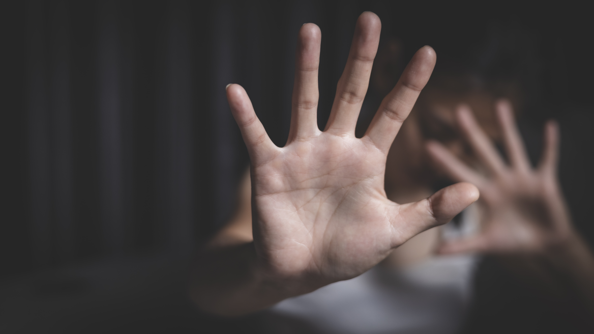 Τρόμος για 41χρονη στη Θεσσαλονίκη: Ο πρώην της εισέβαλε στο σπίτι και απείλησε ότι θα τη θάψει