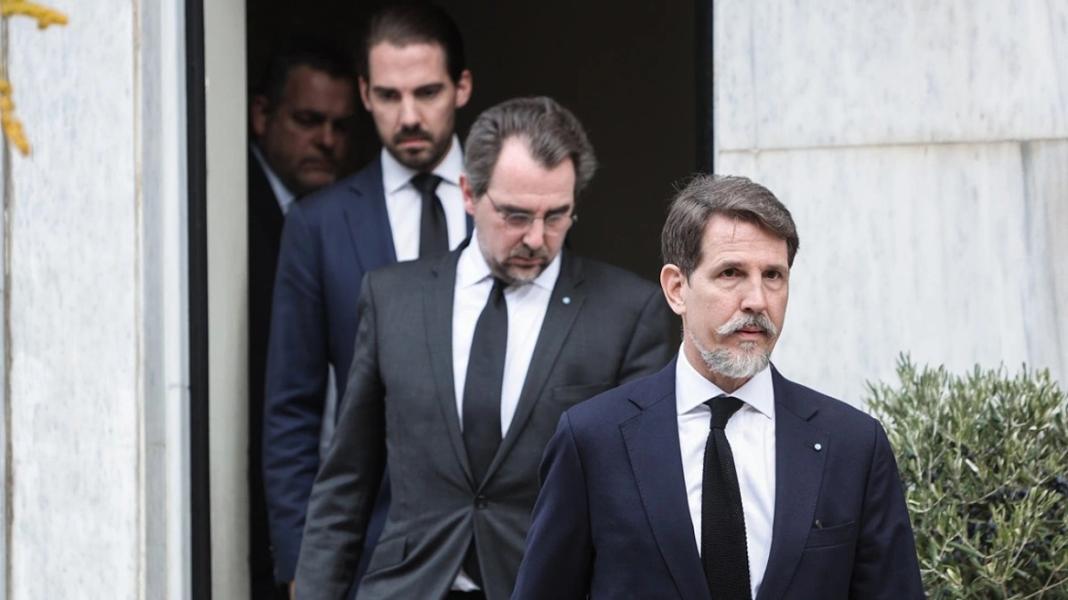 Η συνταγματικότητα του επιθέτου «Ντε Γκρες» στα δέκα μέλη της πρώην βασιλικής οικογένειας, συζητήθηκε στο ΣτΕ