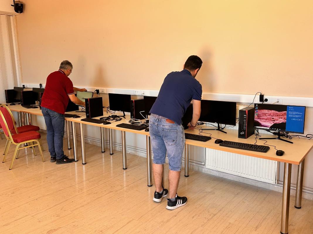 Μαλεβίζι: Νέοι υπολογιστές στην αίθουσα πληροφορικής του Δημοτικού Σχολείου Τυλίσου