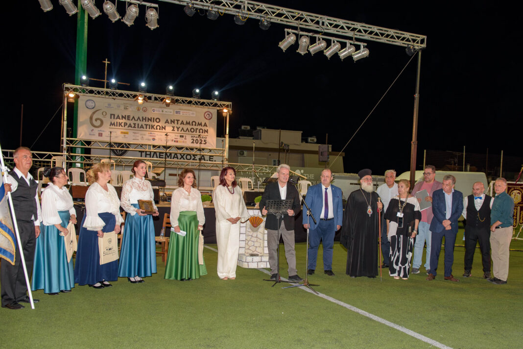 Ο Δήμαρχος Ηρακλείου στο «6ο Πανελλήνιο Αντάμωμα Μικρασιατικών Συλλόγων» – Παρέλαβε τη σημαία και την Ιερή εικόνα του Ανταμώματος