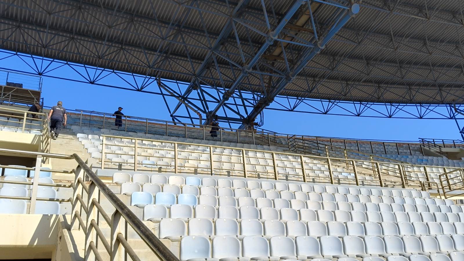 Συνεχίζει τον καθαρισμό του Παγκρητίου ο δήμος – Νέο «καμπανάκι» στην ΕΠΟ για τον… άφαντο ανάδοχο