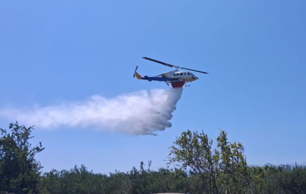 Πρόλαβε τα χειρότερα η πυροσβεστική στην Ιεράπετρα – Εικόνες & βίντεο
