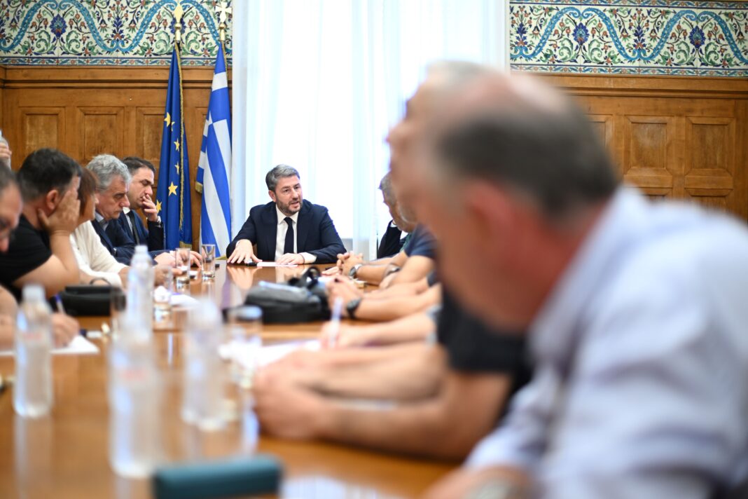 Ανδρουλάκης: «Θέση του ΠΑΣΟΚ είναι η άμεση αξιολόγηση της αίτησης ασύλου, η απόρριψη και ο επαναπατρισμός των μεταναστών στις χώρες προέλευσης. Ας σταματήσει η ΝΔ τα επικοινωνιακά παιχνίδια»