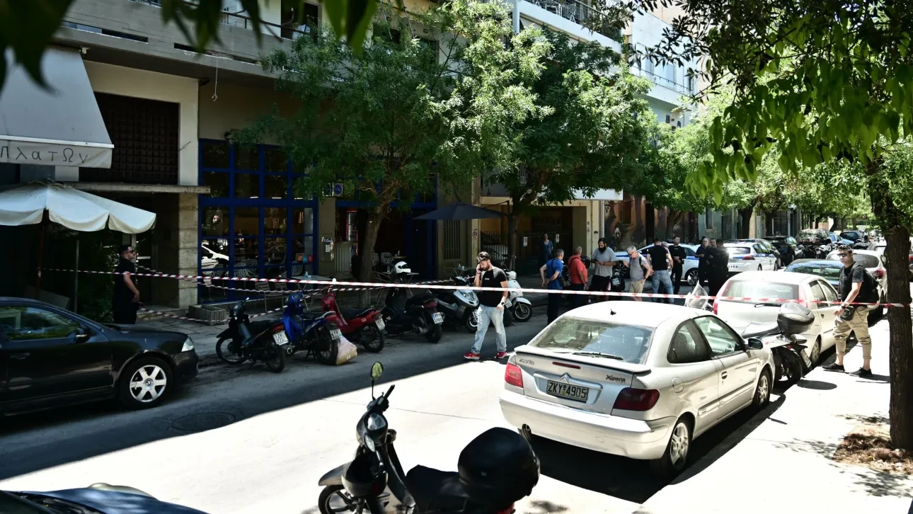 Πυροβολισμοί σε καφετέρια με δύο τραυματίες – Θύμα και δράστης γνωρίζονται