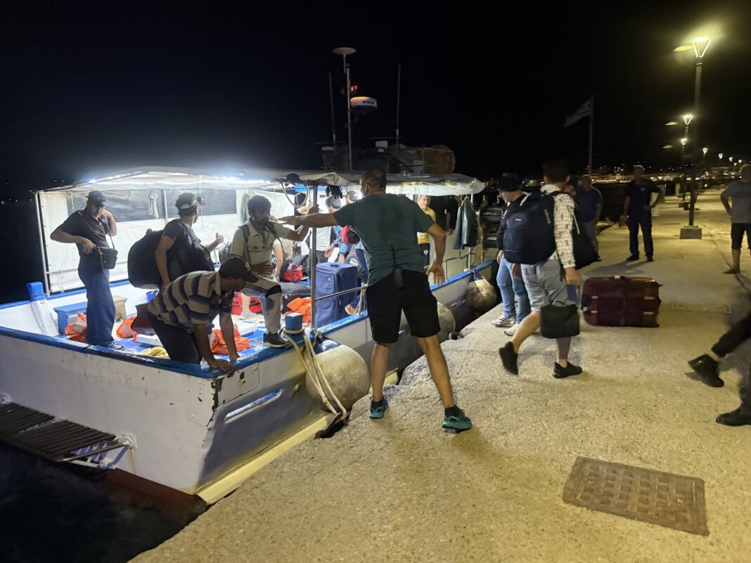 Κρήτη: Φορτηγό πλοίο προσάραξε σε ύφαλο – Σώοι οι 14 ναυτικοί