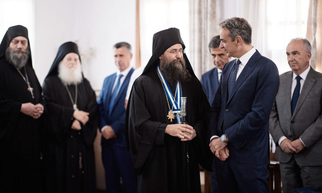 Στο Άγιο Όρος ο Κυριάκος Μητσοτάκης: Υποδοχή από την Πανηγυρική Έκτακτη Διπλή Ιερά Σύναξη