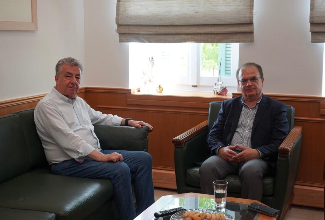 Πρώτο τετ α τετ Αρναουτάκη – Μαρινάκη για το μεταναστευτικό πριν την συνάντηση με Πλεύρη