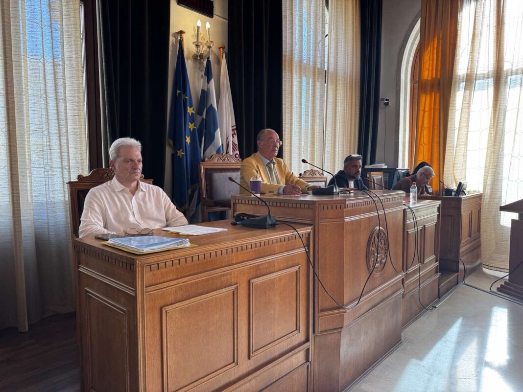 Ηράκλειο: Οι παρεμβάσεις ανάπλασης του παραλιακού μετώπου στο Δημοτικό Συμβούλιο από τον Αλέξη Καλοκαιρινό
