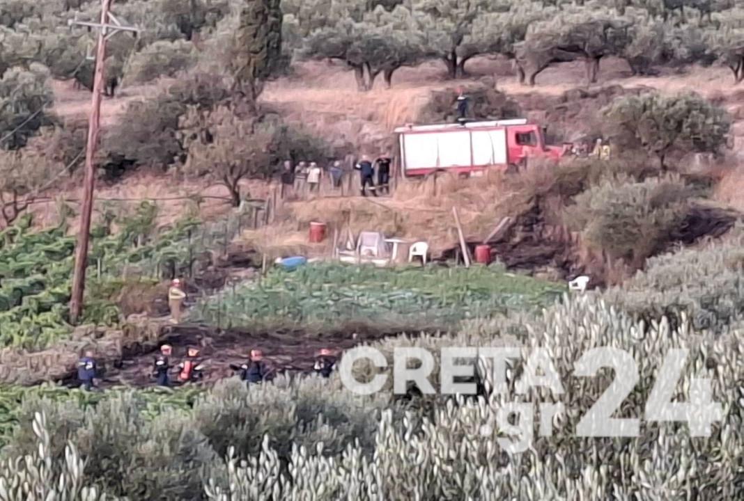 Ηράκλειο: Ο σπασμένος αγωγός ρεύματος προκάλεσε πυρκαγιά – Εικόνες