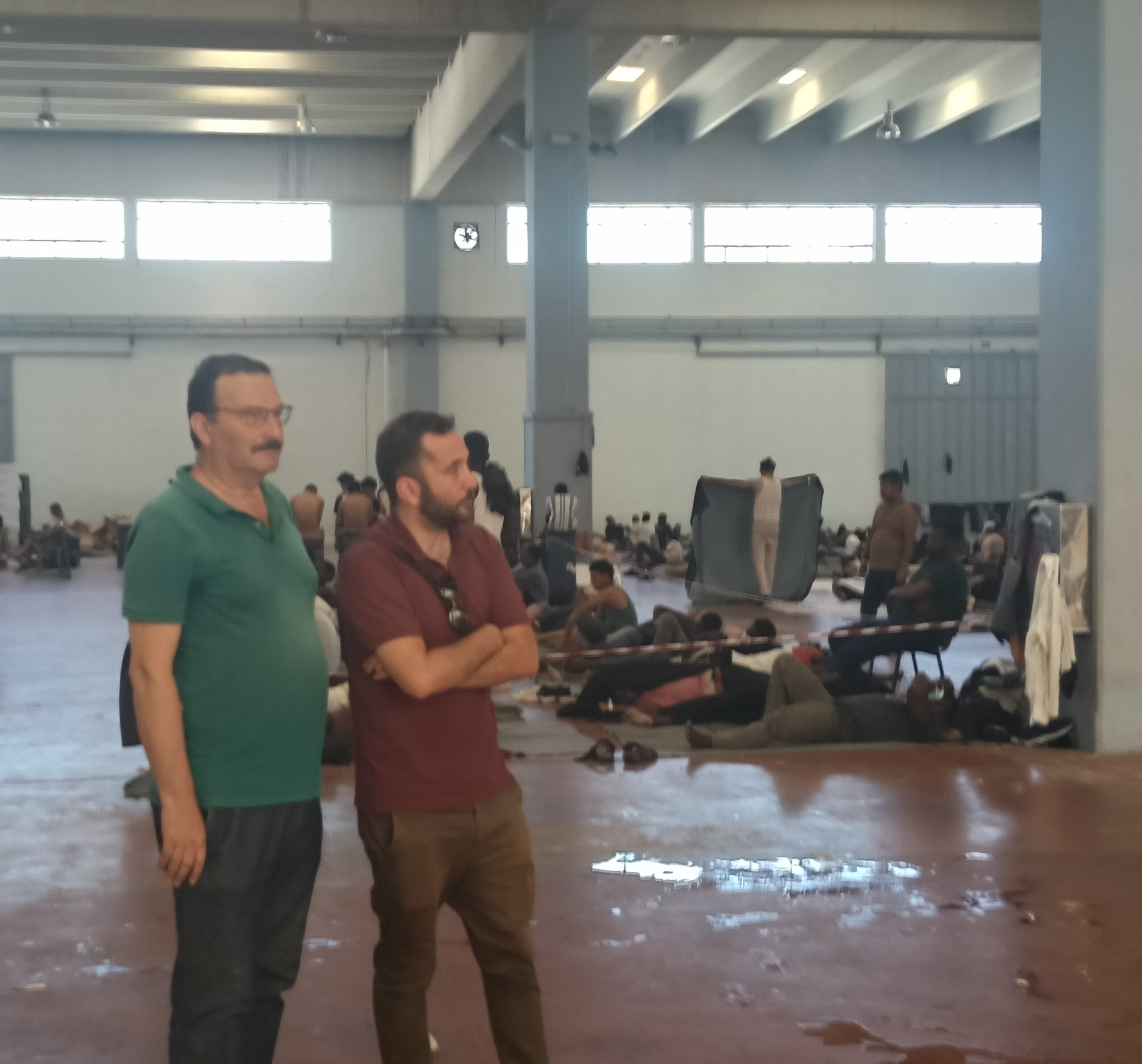 ΚΚΕ: «Ο πρώην εκθεσιακός χώρος της Αγυιάς έχει μετατραπεί σε αποθήκη ανθρώπινων ψυχών!»