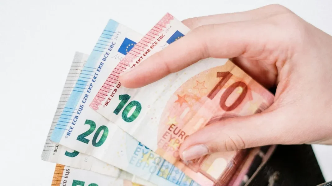 Πότε ξεκινούν οι καταβολές των συντάξεων Αυγούστου 2025 από τον e-ΕΦΚΑ