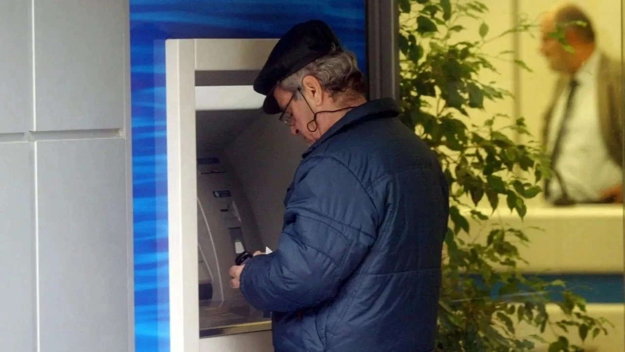 Από τις 28 Ιουλίου ξεκινά η καταβολή των συντάξεων Αυγούστου στους δικαιούχους
