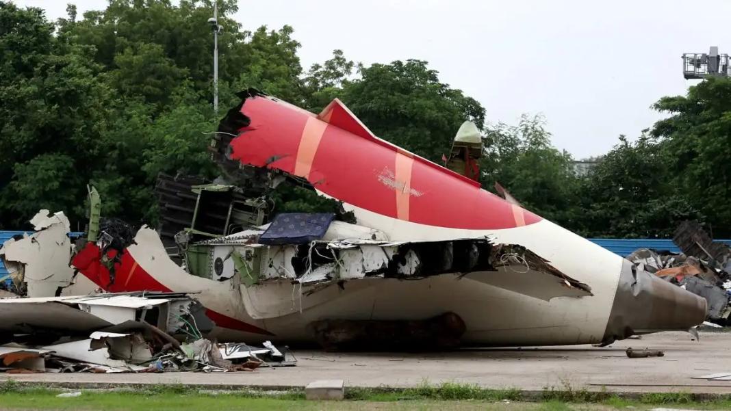 Air India: Τα κρίσιμα τελευταία 32 δευτερόλεπτα πριν τη συντριβή – Νέα ερωτήματα από προκαταρκτική έκθεση