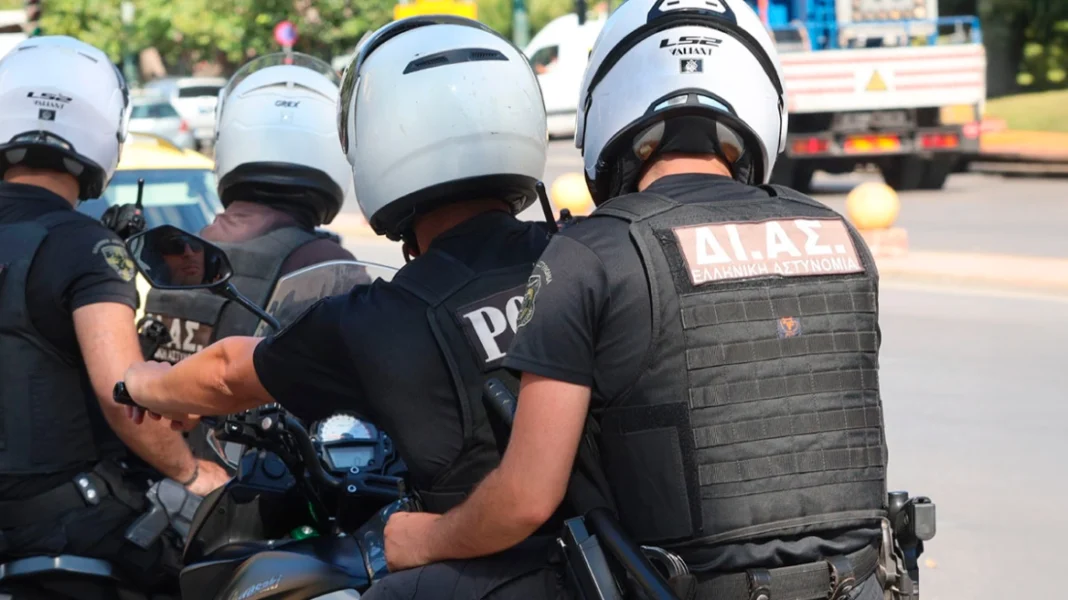 Απείλησε με πυροβόλο όπλο τη 49χρονη πρώην σύζυγό του