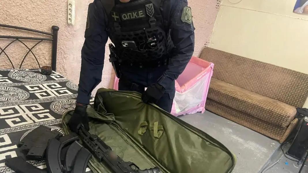 Μεγάλη αστυνομική επιχείρηση σε καταυλισμό – 16 προσαγωγές, κατηγορούνται για ρευματοκλοπή και απείθεια