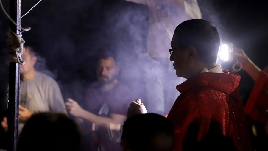 Το Ισραήλ βομβάρδισε καθολική εκκλησία στη Γάζα: Δύο γυναίκες νεκρές – Καταδικάζει η Ιταλία