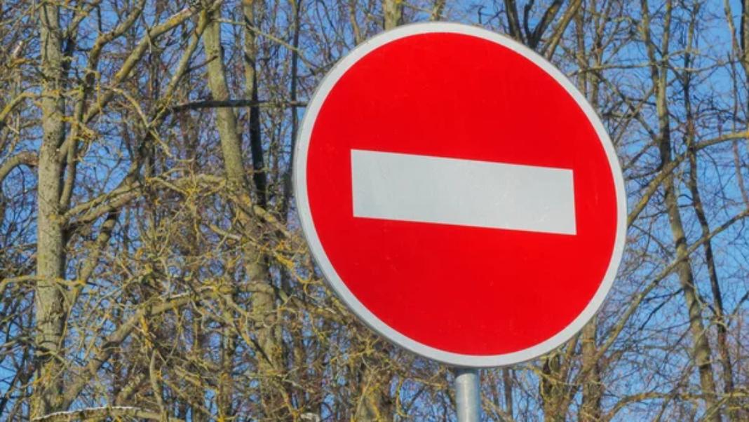 «Μονοδρόμησαν τους δρόμους και δεν μπορούμε να πάμε στα σπίτια μας»