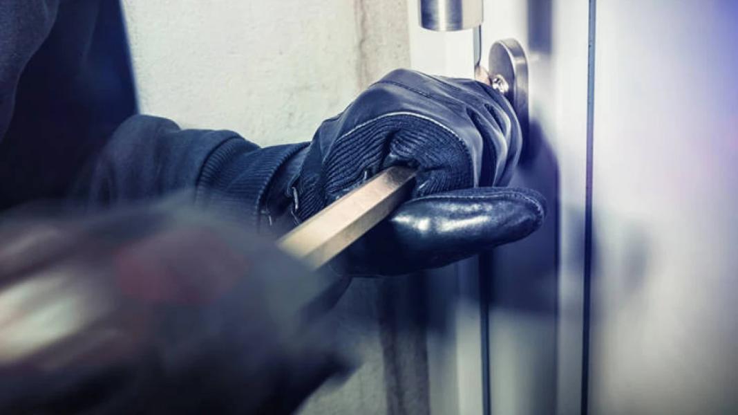 Ληστές ρήμαξαν δυο φορές κλειστή επιχείρηση με συνολική λεία άνω των 37.000 ευρώ