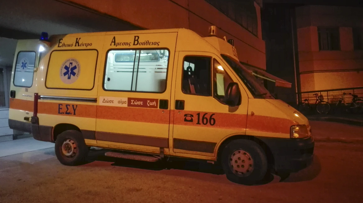 Νεκρός 21χρονος σε τροχαίο, στο νοσοκομείο δύο συνομήλικοί του