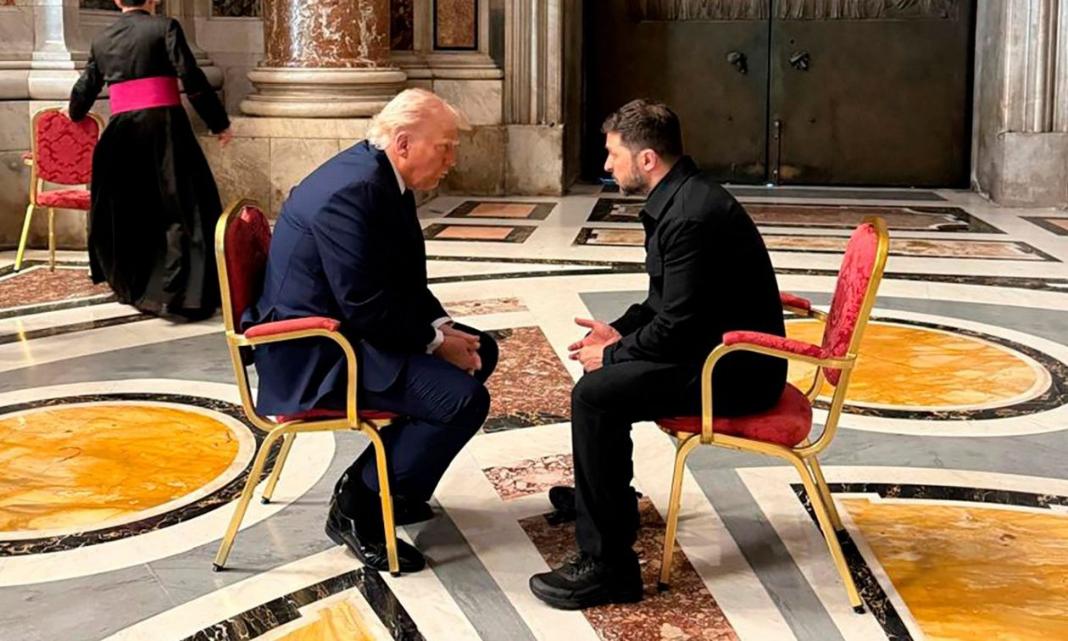 Τραμπ: Τηλεφωνική επικοινωνία με Ζελένσκι αύριο – Στο τραπέζι η παύση αποστολών όπλων