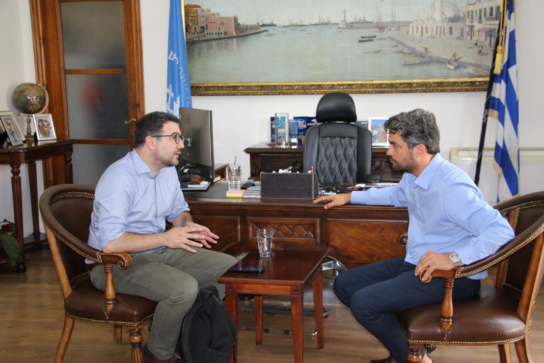 Στον Δήμαρχο Χανίων Π. Σημανδηράκη ο βουλευτής της Νέας Αριστεράς Νάσος Ηλιόπουλος