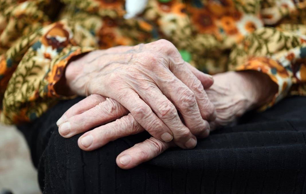 Φρίκη: 67χρονος βίαζε την 91χρονη μητέρα του