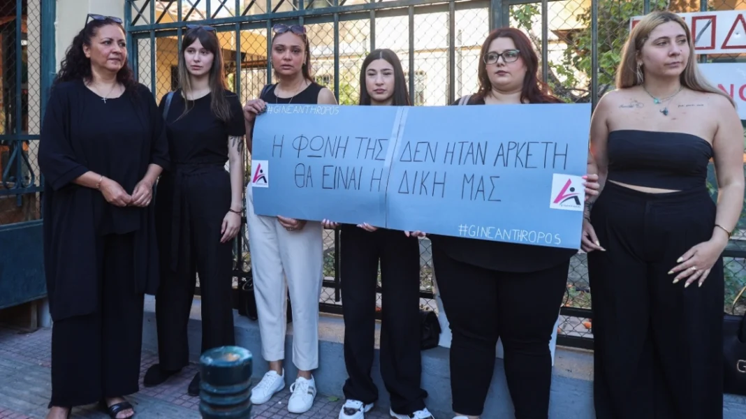 Χαμός στη δίκη για την Κυριακή Γρίβα: Μπουκάλι νερού πέταξε ο συνήγορος υπεράσπισης στον συνήγορο υποστήριξης κατηγορίας