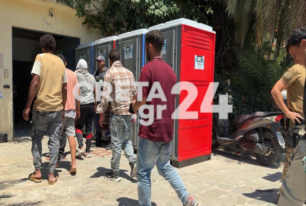 Δεν πρόλαβε να αδειάσει και ξαναγέμισε με μετανάστες το πρώην ψυγείο στο λιμάνι του Ηρακλείου