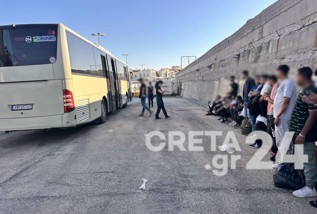 Ρέθυμνο: Στο κτίριο της Κιτρένωσης 182 μετανάστες – Παραμένουν στο λιμάνι οι 442