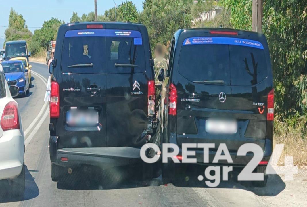 Κρήτη: Καραμπόλα δύο mini bus και ενός αυτοκινήτου – Εικόνες