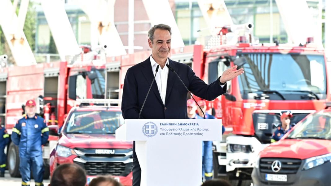 Παραδόθηκαν 164 νέα οχήματα στην Πυροσβεστική – Μητσοτάκης Καθημερινά η πατρίδα προοδεύει και κάνει βήματα μπροστά