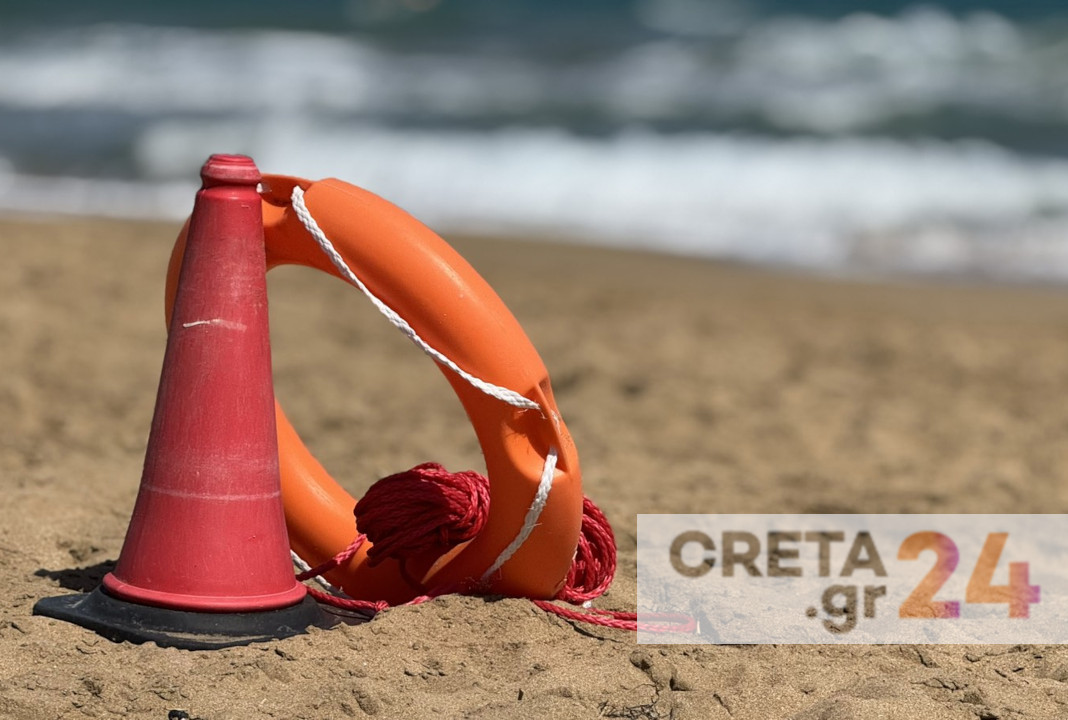 Ηράκλειο: Αψηφούν κύματα, κόκκινες σημαίες και ναυαγοσώστες και μπαίνουν στη θάλασσα – Ποιες είναι οι «δυσκολότερες» παραλίες