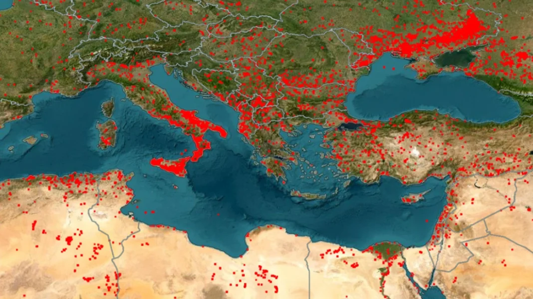 Καίγεται όλη η Μεσόγειος – Δείτε τον δορυφορικό χάρτη της NASA για τις φωτιές σε εξέλιξη
