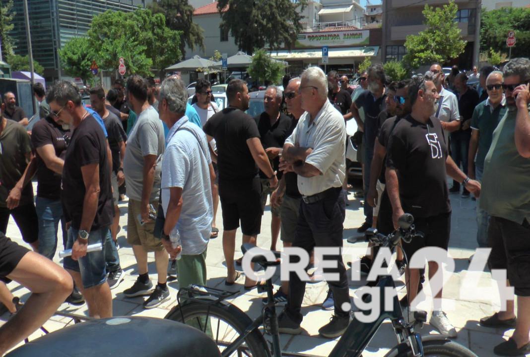 Στα «κάγκελα» και στα Χανιά για το ψηφιακό πελατολόγιο – Κλειστά συνεργεία μέχρι την Παρασκευή