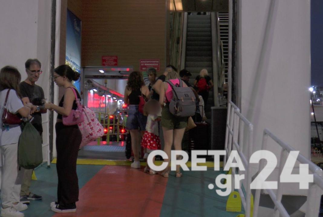 Λιμάνι Πειραιά: Αυξημένη κίνηση στα πλοία με προορισμό την Κρήτη – Επιστροφή στα… πάτρια εδάφη και διαμονή σε σπίτια