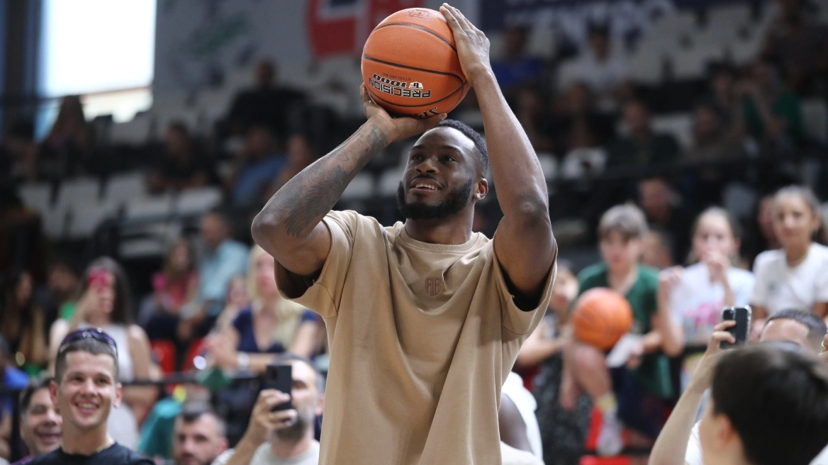 Μπακς: «Θα επιστρέψει ο Θανάσης Αντετοκούνμπο αν παραμείνει ο Γιάννης»